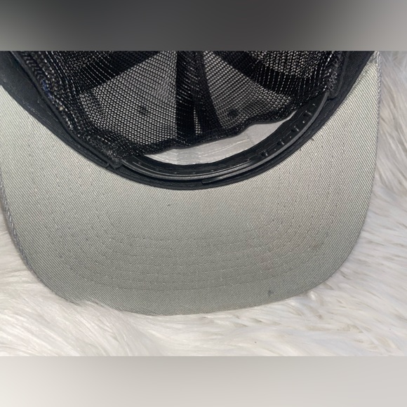 American flag trucker hat - Picture 3 of 7